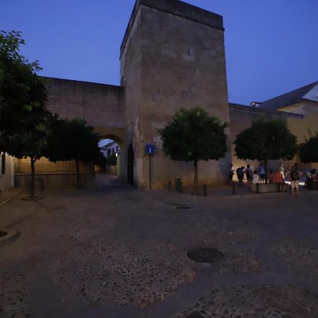 Apartamento En San Basilio Junto A Torre De Belen Córdoba Kültér fotó